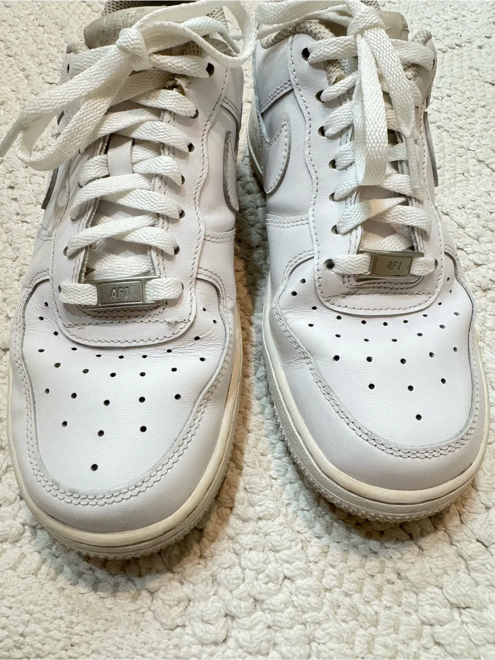 Nike Air Force 1 Women’s White Low-Top Leather Sneakers - Picture 4 of 5